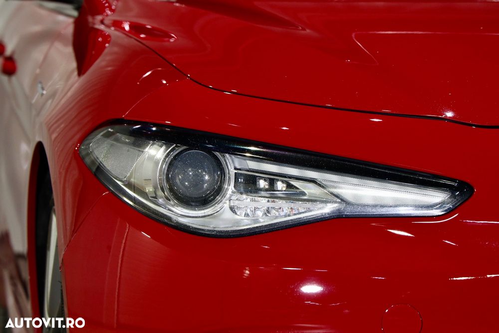 Alfa Romeo Giulia 2.2 Diesel AT8-Q4 Veloce - 35