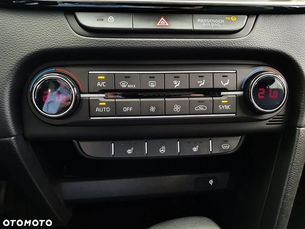 Kia XCeed 1.5 T-GDI Business Line DCT - 19