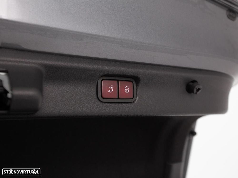 Mercedes-Benz EQE 350 - 13