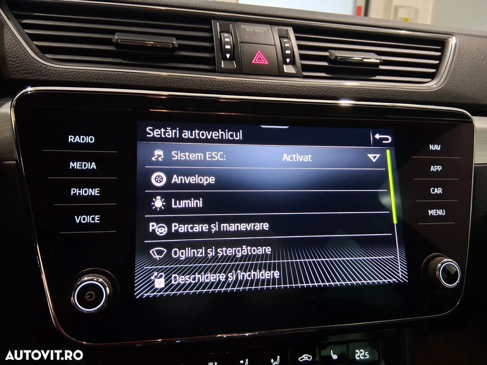 Skoda Superb 2.0 TDI DSG Ambition - 26