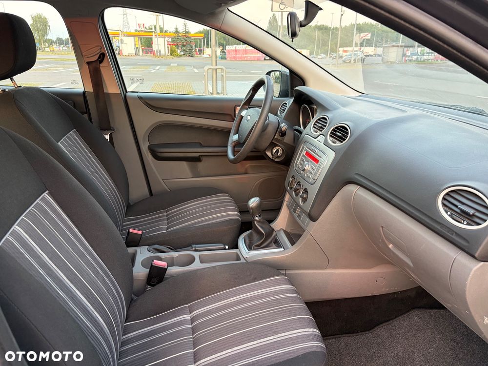 Ford Focus 1.6 Comfort - 14