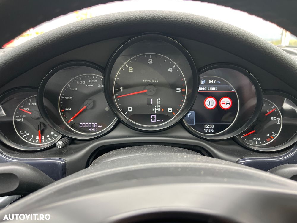 Porsche Panamera - 4