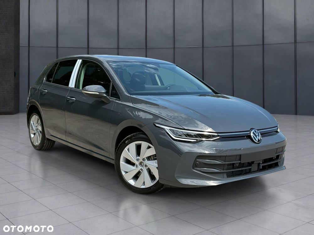 Volkswagen Golf - 8