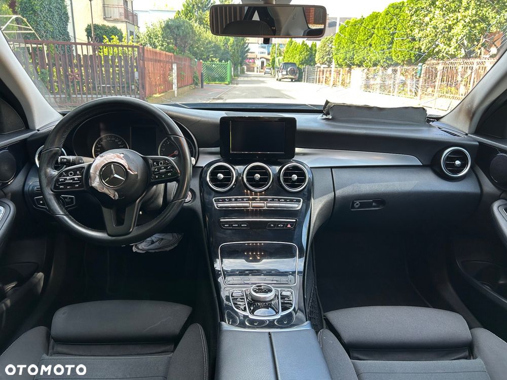 Mercedes-Benz Klasa C 220 d 9G-TRONIC - 36