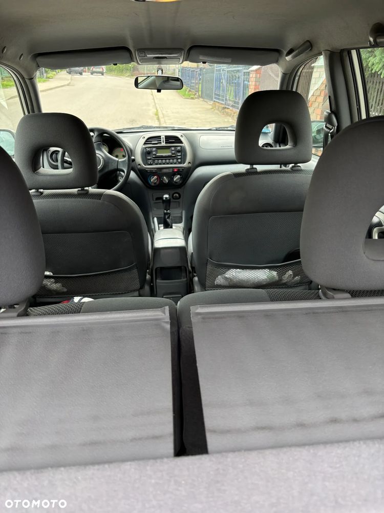 Toyota RAV4 2.0 D-4D 4x4 - 4