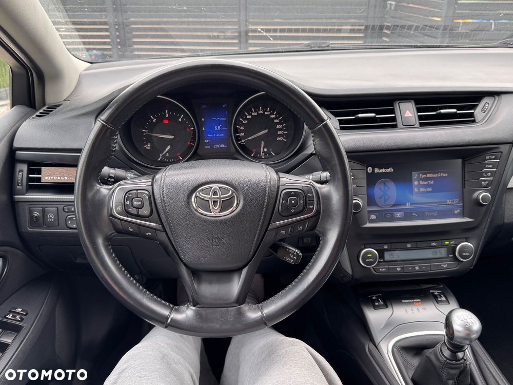 Toyota Avensis 2.0 D-4D Premium - 21