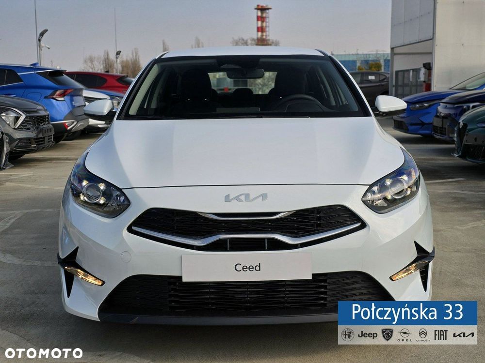 Kia Ceed - 10