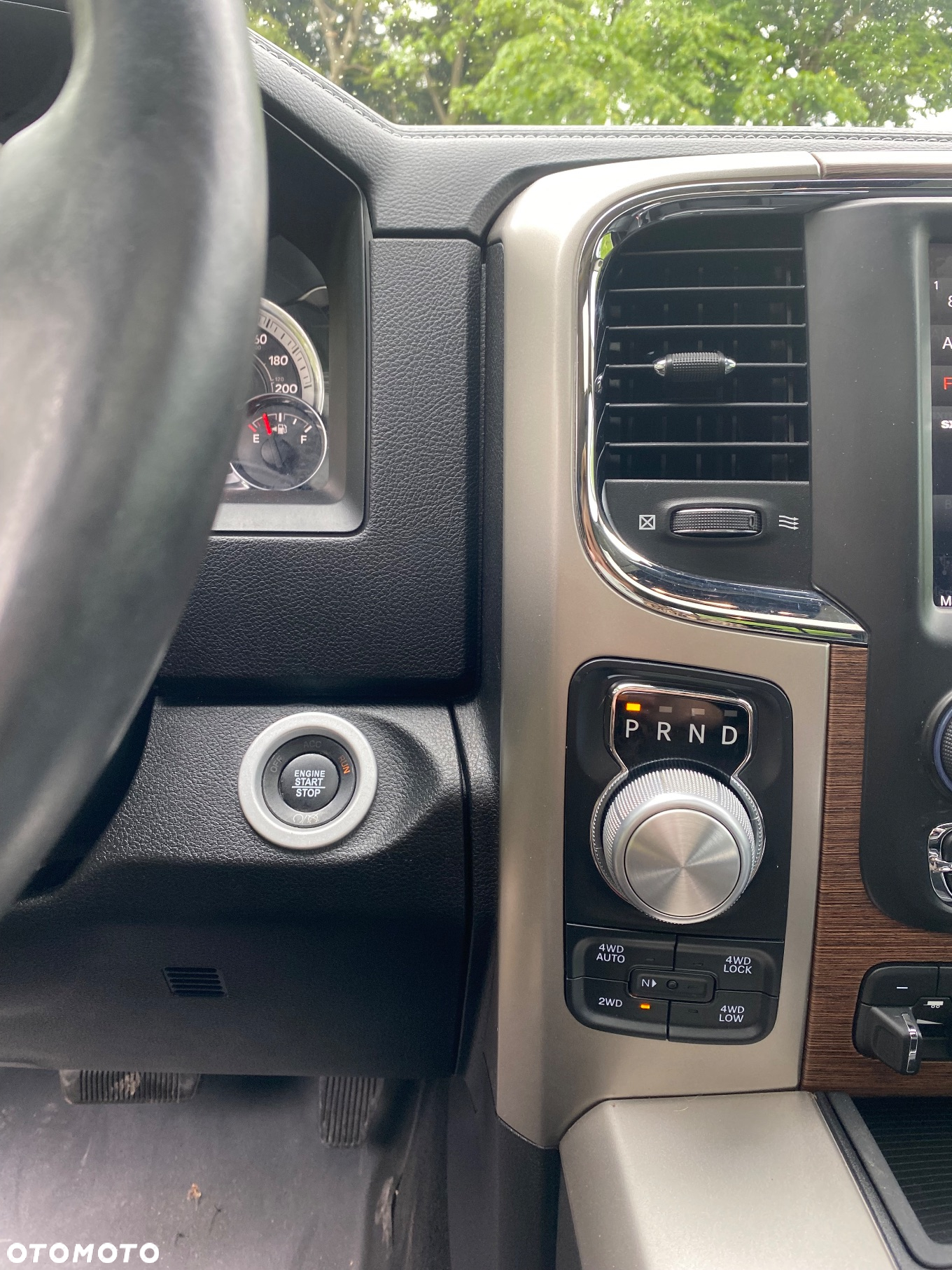 Dodge RAM 1500 5.7 4x4 - 16