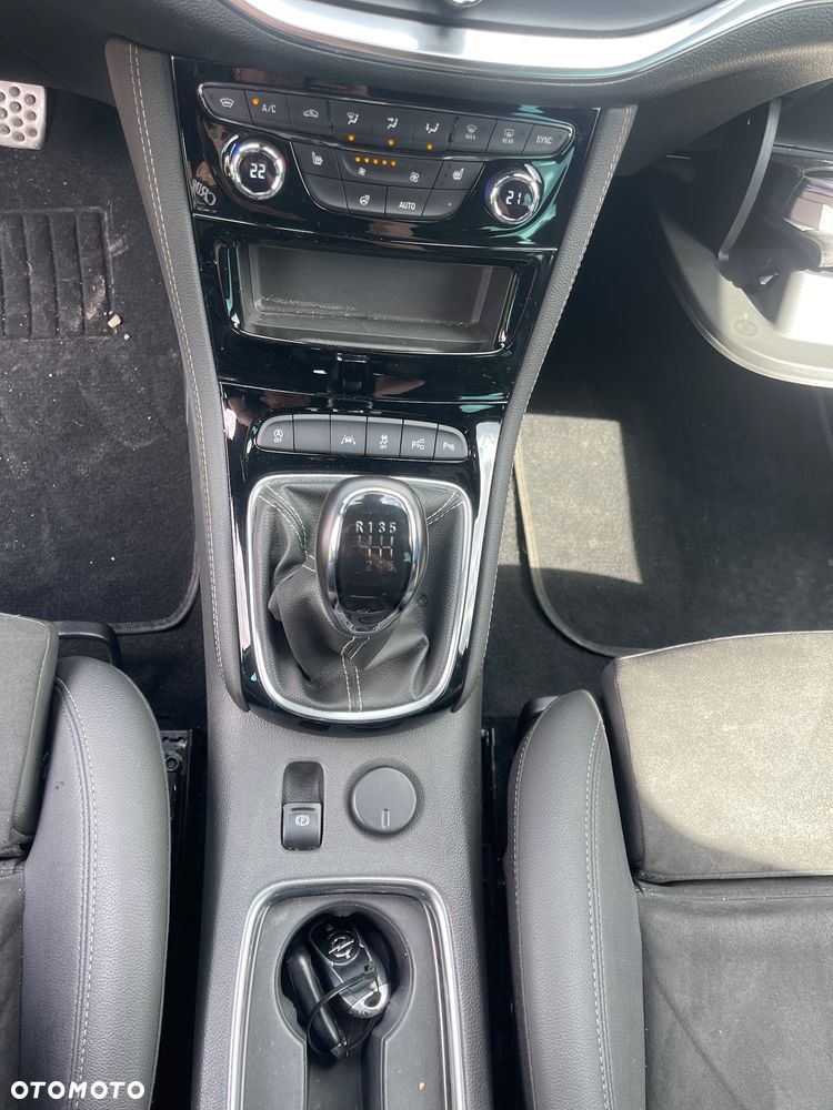 Opel Astra 1.2 Turbo Start/Stop Design&Tech - 12