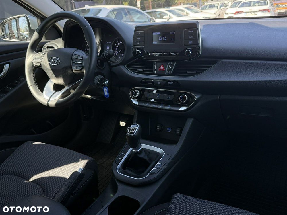 Hyundai i30 1.5 DPI Classic + - 14