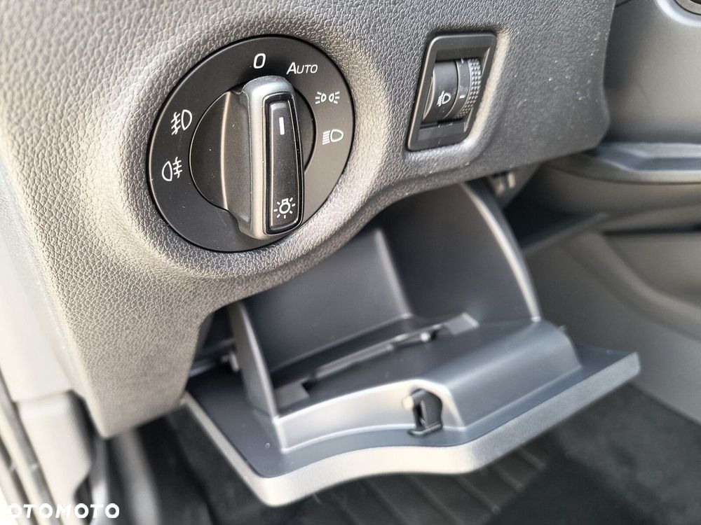 Skoda Fabia 1.0 TSI Drive DSG - 25