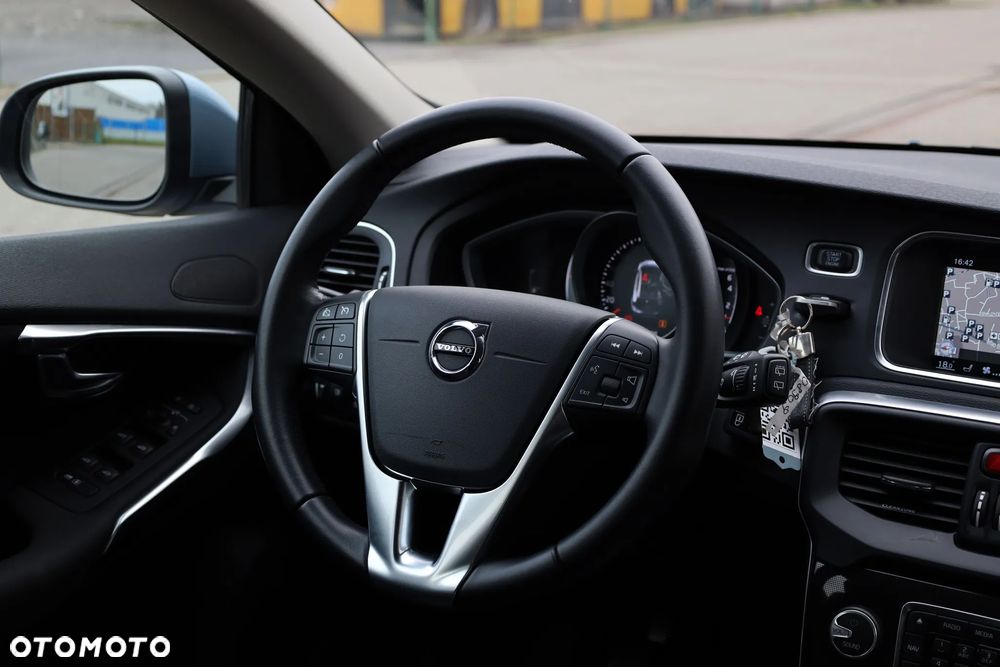 Volvo V40 T2 Momentum - 28