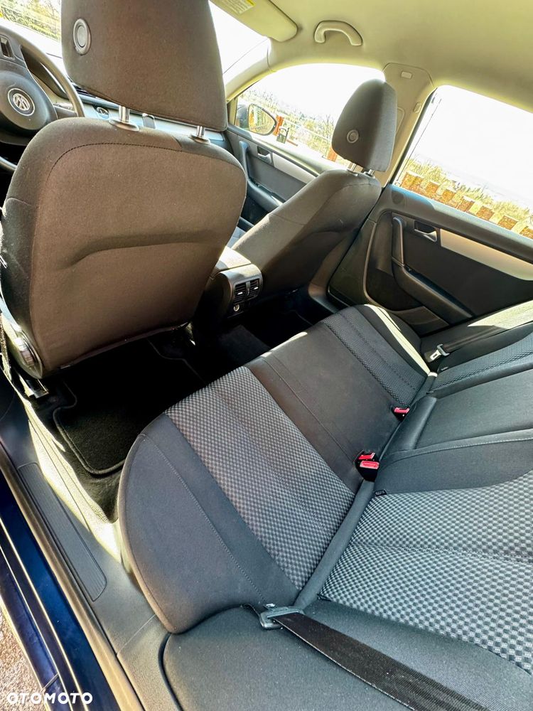 Volkswagen Passat - 10