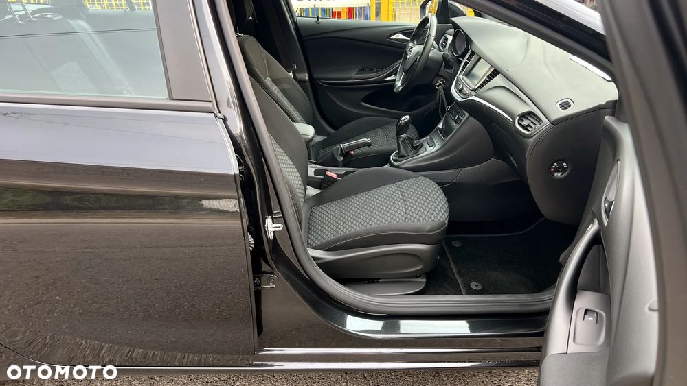 Opel Astra 1.4 T Dynamic S&S - 23