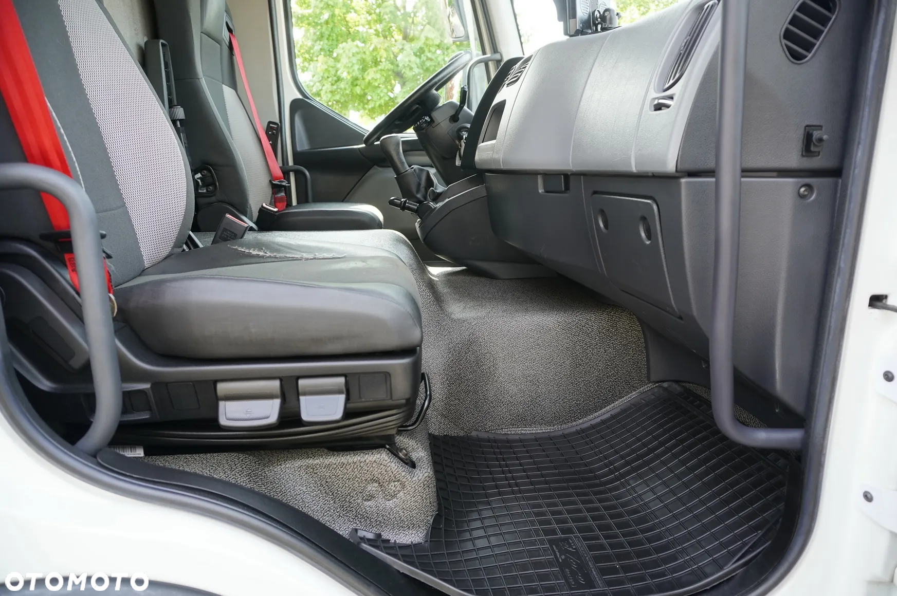 Renault D12 Euro 6 / 18 palet / Winda / r.2017 - 22