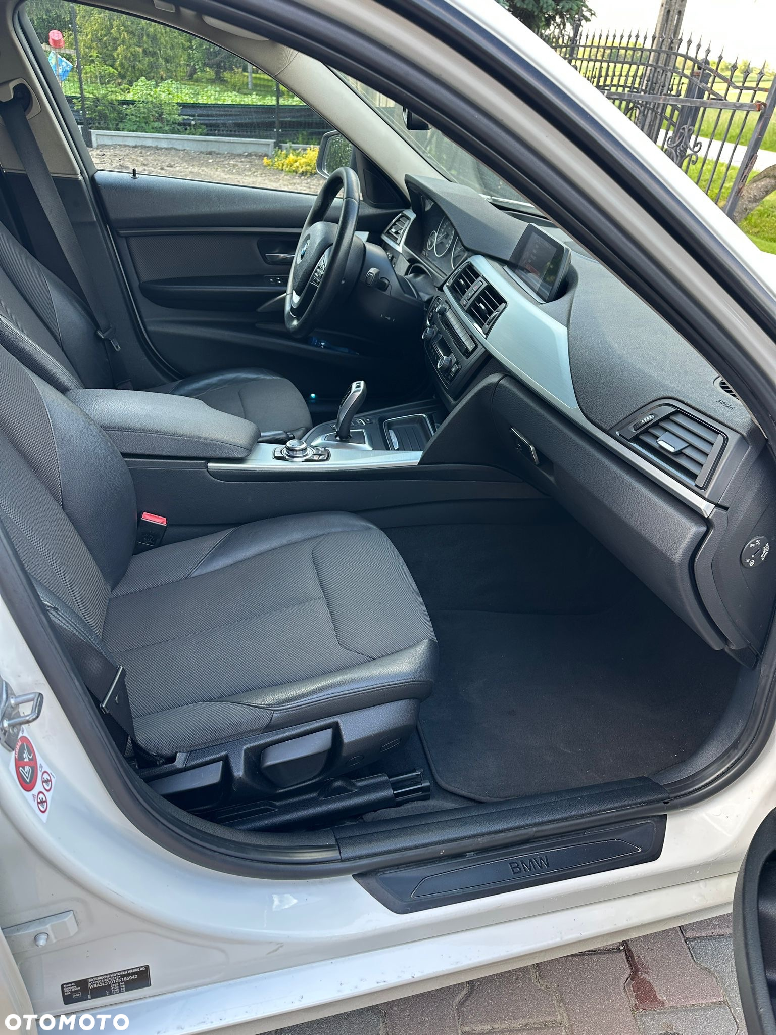 BMW Seria 3 330d xDrive - 8