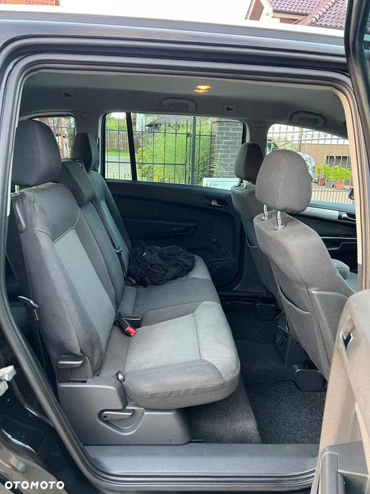 Opel Zafira - 17