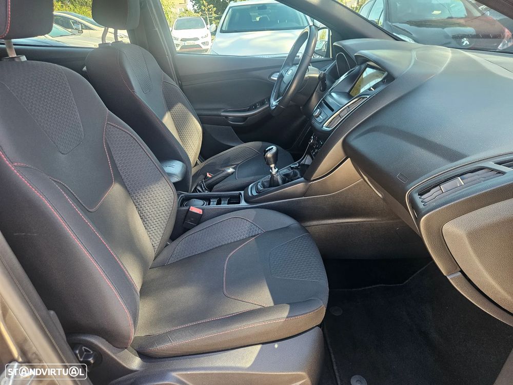 Ford Focus 1.0 EcoBoost ST-Line - 13