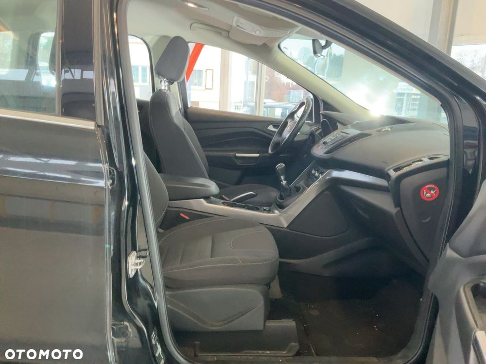 Ford Kuga 2.0 TDCi 2x4 Titanium - 6