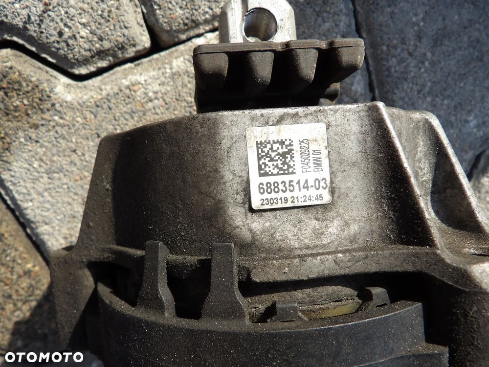 BMW - G30 - PODUSZKA SILNIKA - PRAWA - 6883514 - 2