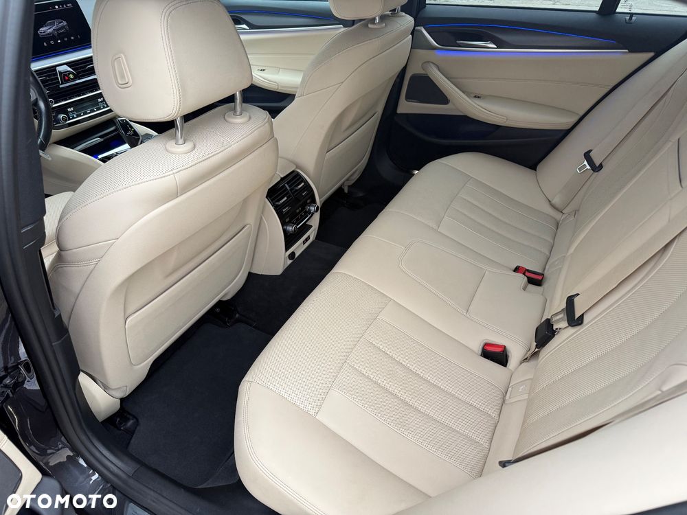 BMW Seria 5 530i mHEV M Sport sport - 27