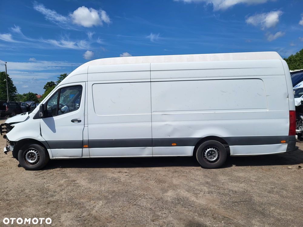 Mercedes-Benz Sprinter - 10