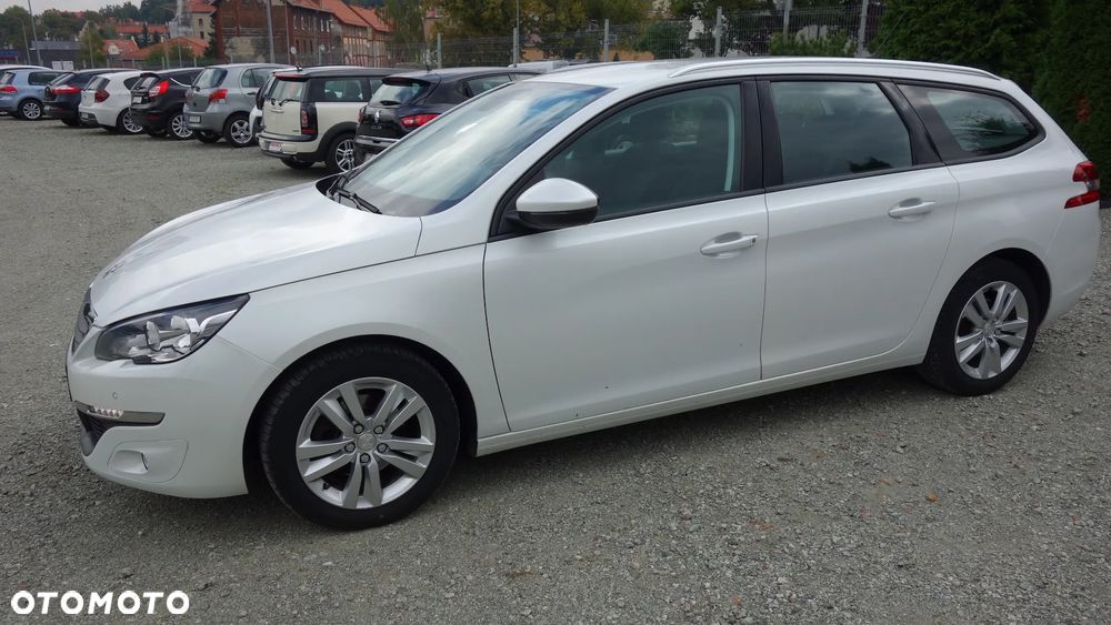 Peugeot 308 SW BlueHDi 120 EAT6 Stop & Start Allure - 4