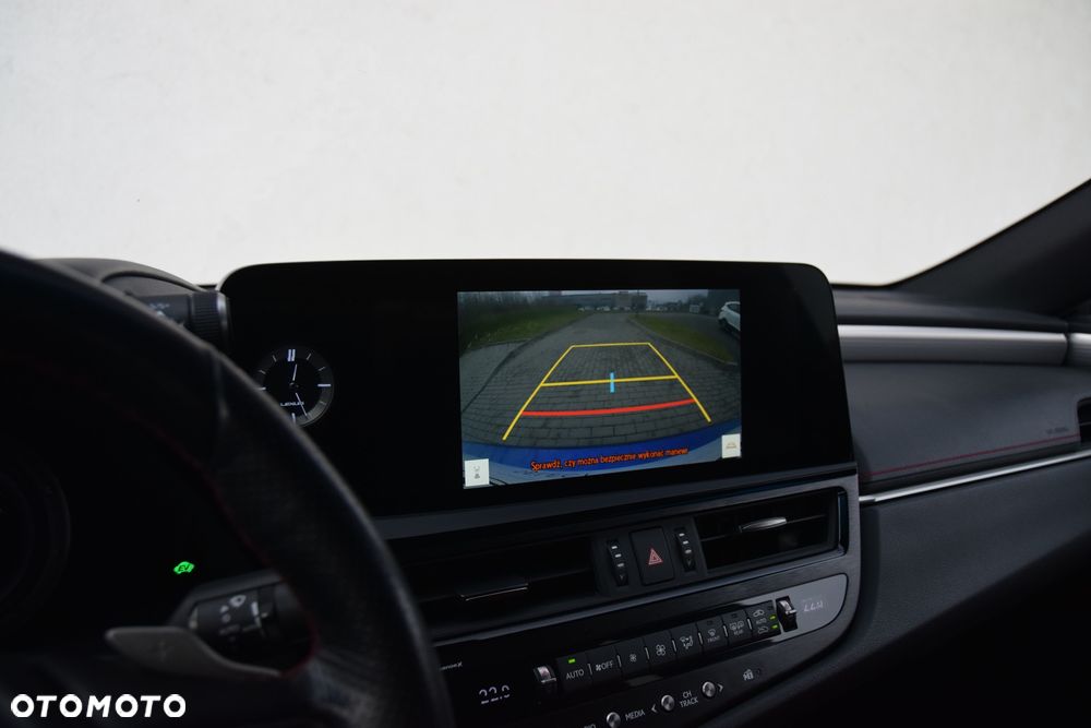 Lexus ES 300h F Sport Edition - 13