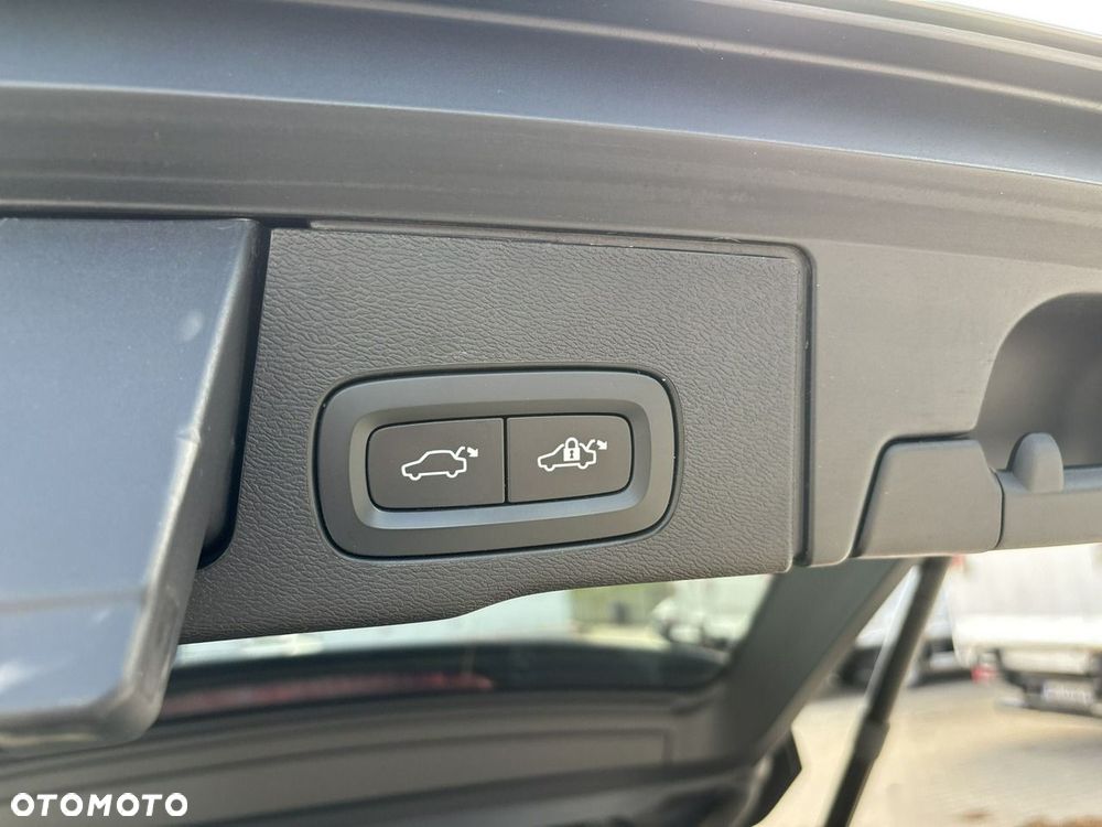 Volvo XC 60 T8 Plug-In Hybrid AWD Ultimate Bright - 22
