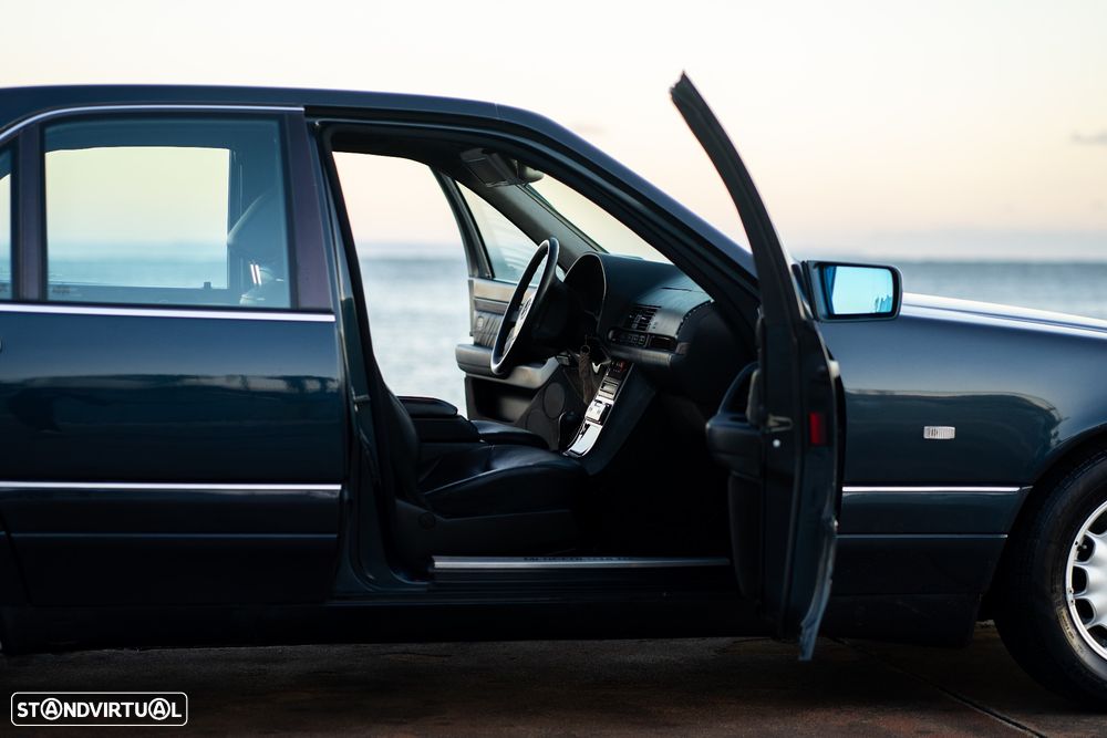 Mercedes-Benz S 300 TD - 16