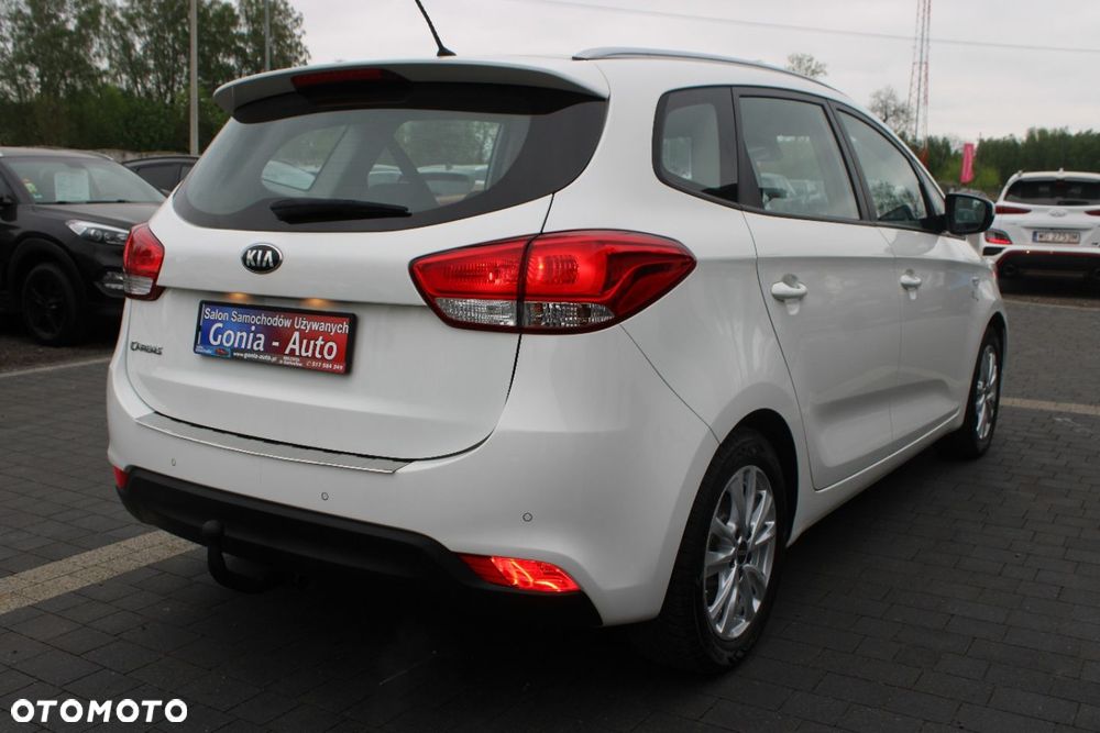 Kia Carens - 14