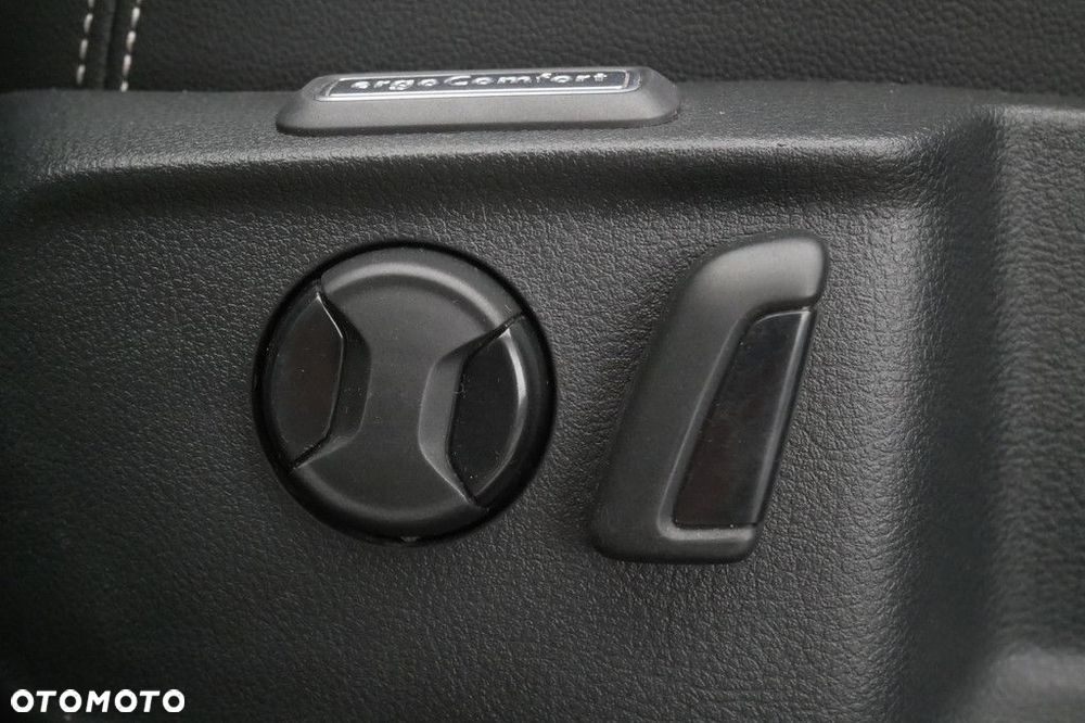 Volkswagen Passat 1.5 TSI EVO Elegance DSG - 33