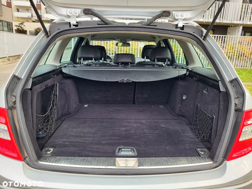 Mercedes-Benz Klasa C 180 K BlueEff Avantgarde - 27