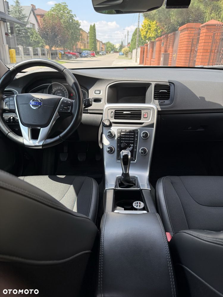 Volvo V60 Cross Country - 3