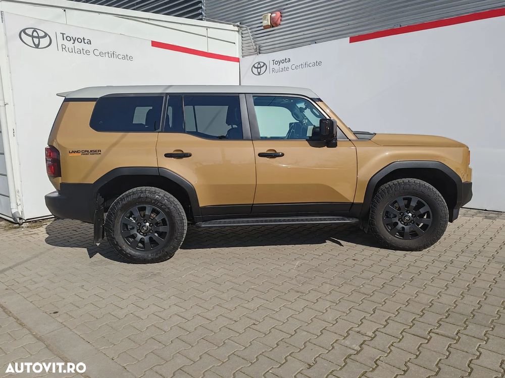 Toyota Land Cruiser - 2