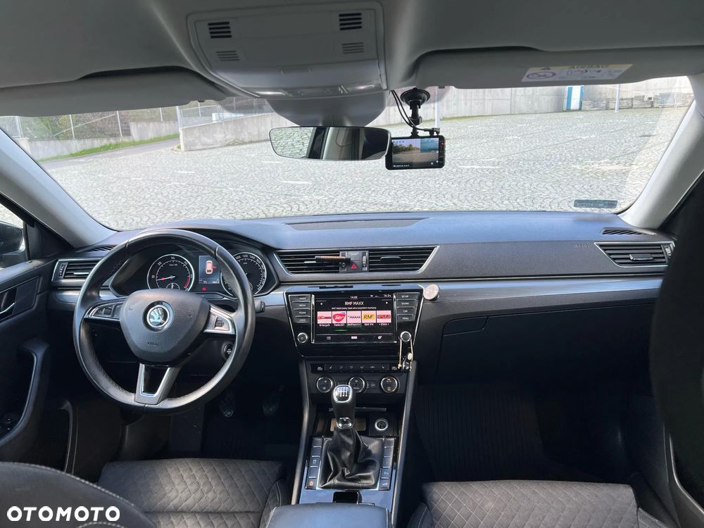 Skoda Superb 2.0 TDI Style - 8