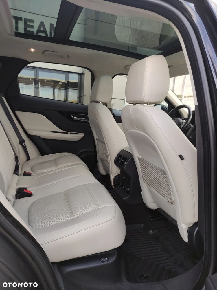 Jaguar F-Pace - 19