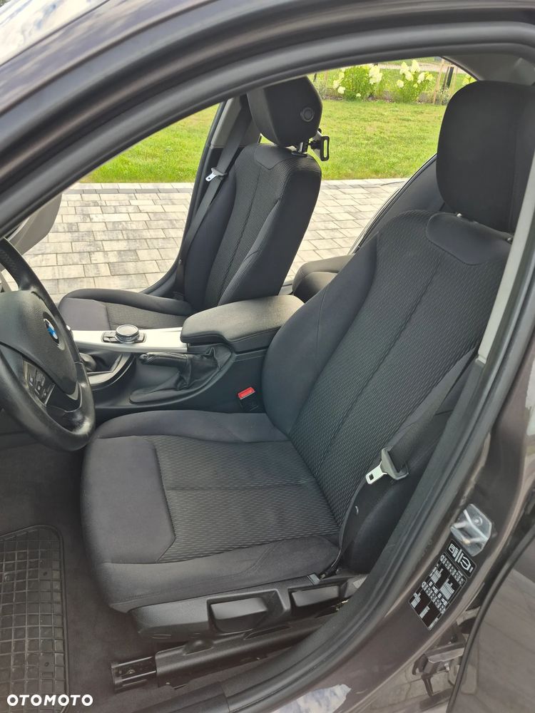 BMW Seria 3 316d - 16