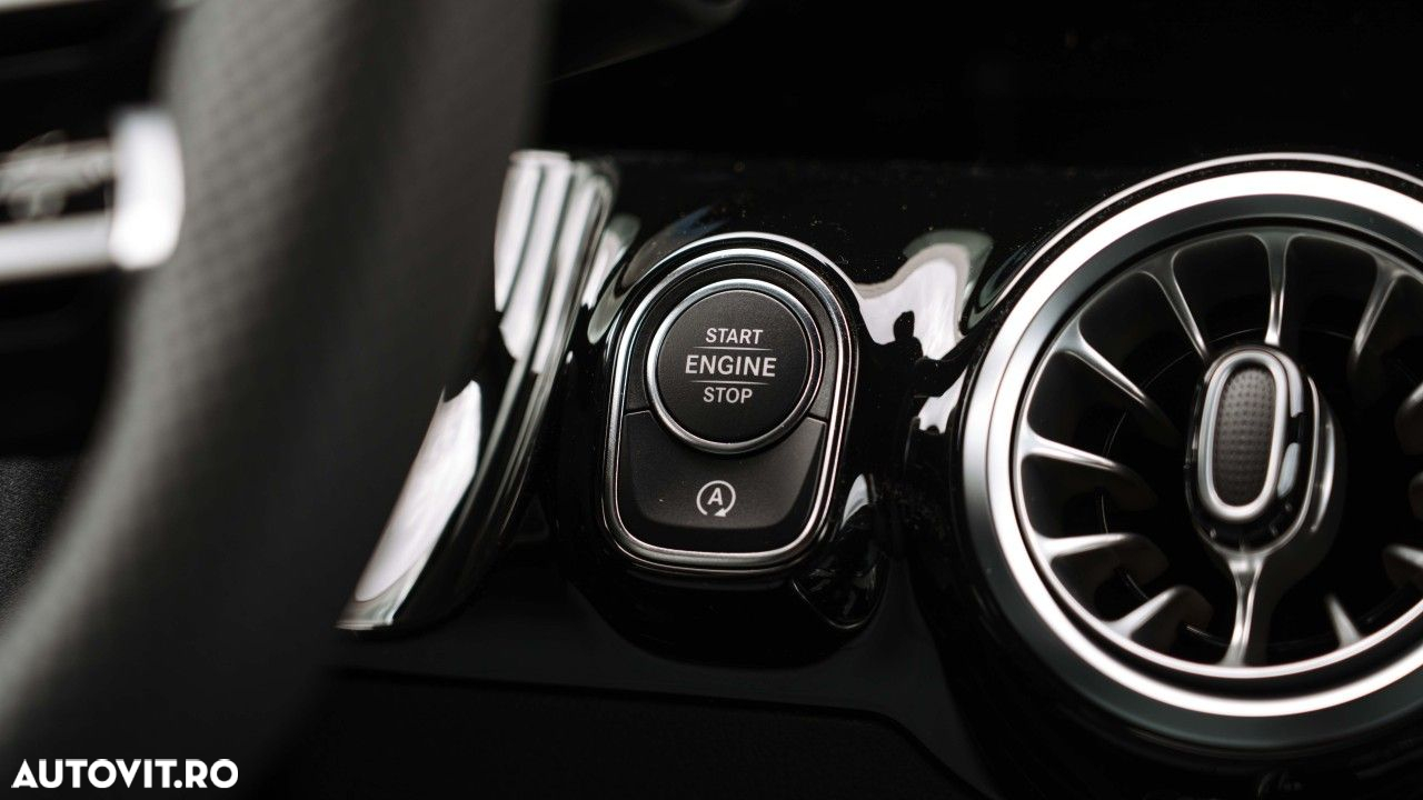 Mercedes-Benz GLA - 15