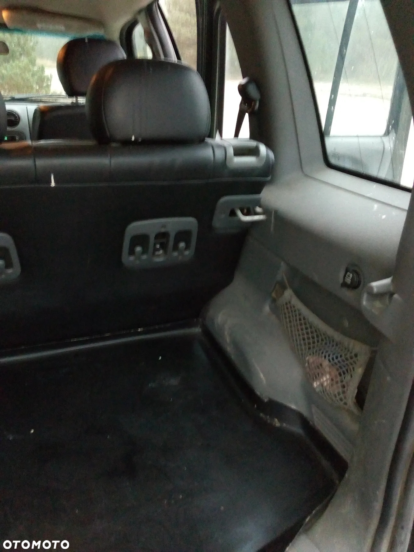 Jeep Cherokee 2.8 CRD Sport - 19