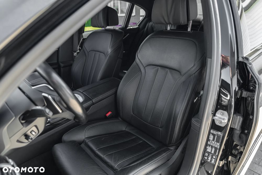 BMW Seria 7 730d xDrive - 27