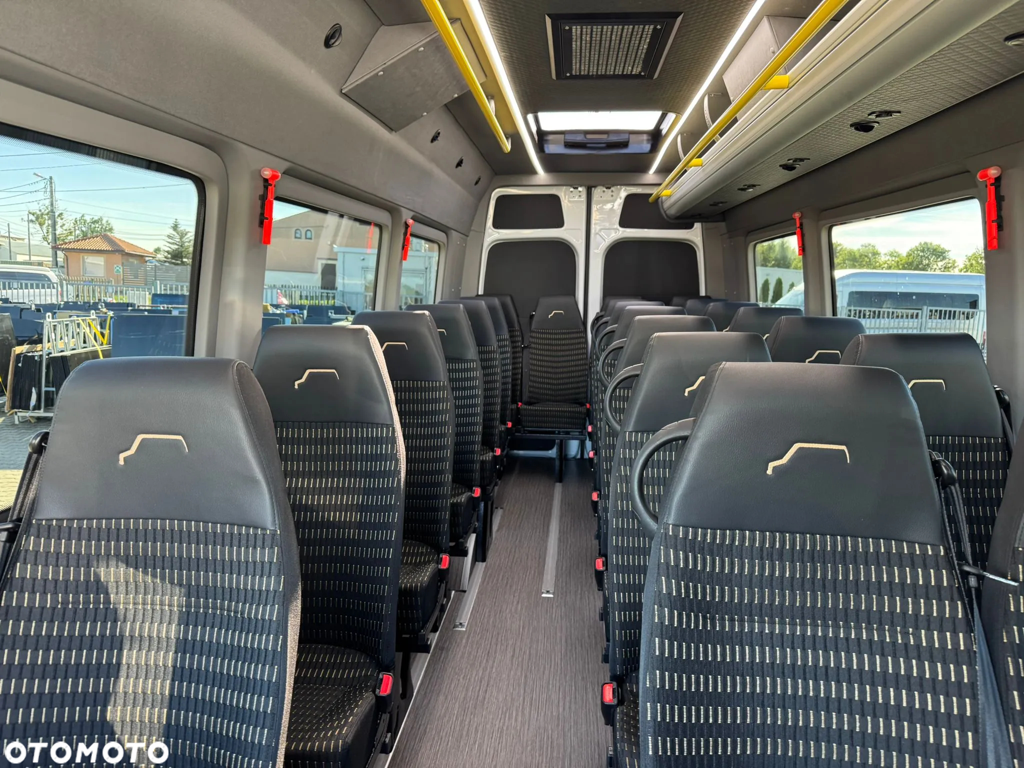 Mercedes-Benz Sprinter 517 - 15