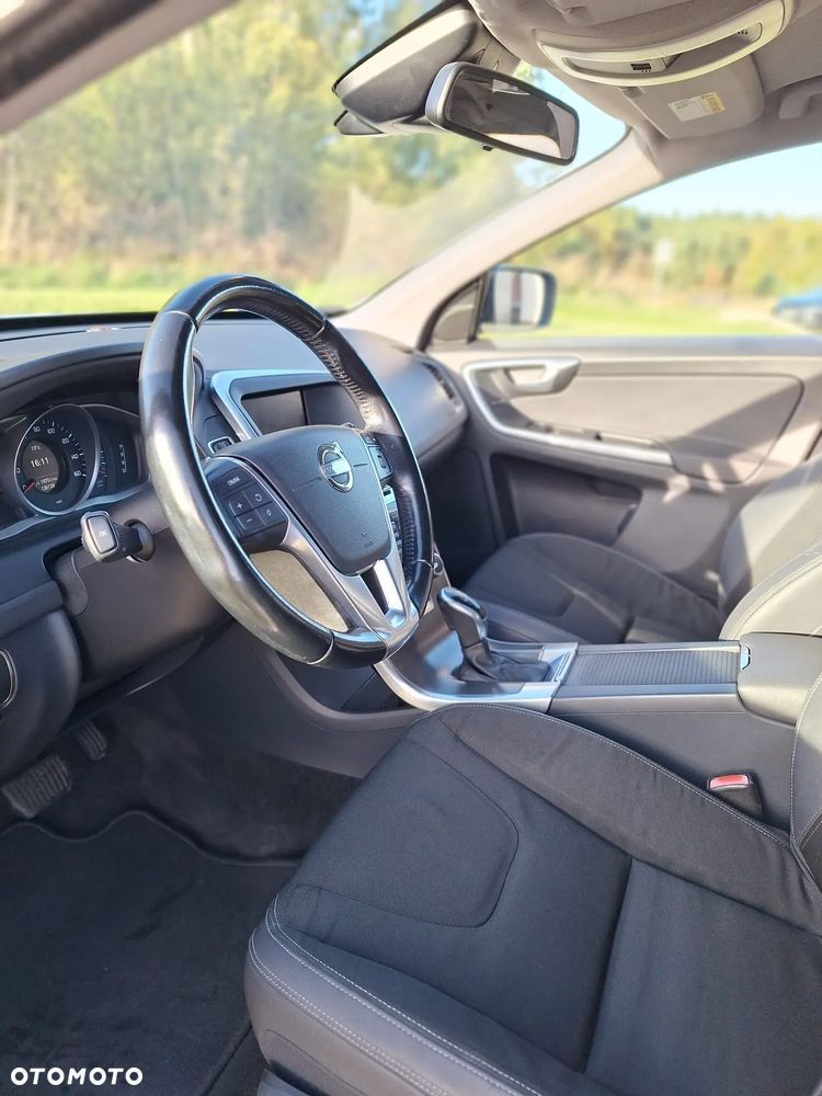 Volvo XC 60 T5 AWD Momentum - 9