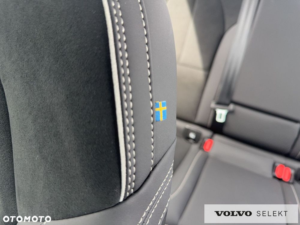 Volvo XC 40 - 25