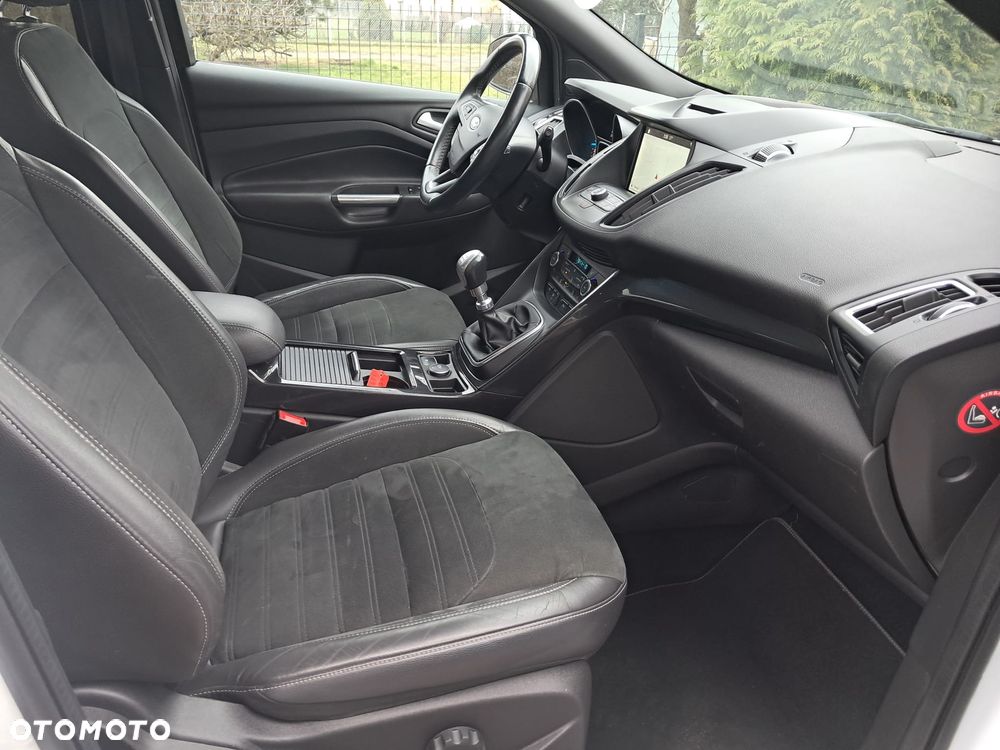 Ford Kuga 2.0 TDCi 4x2 ST-Line - 15