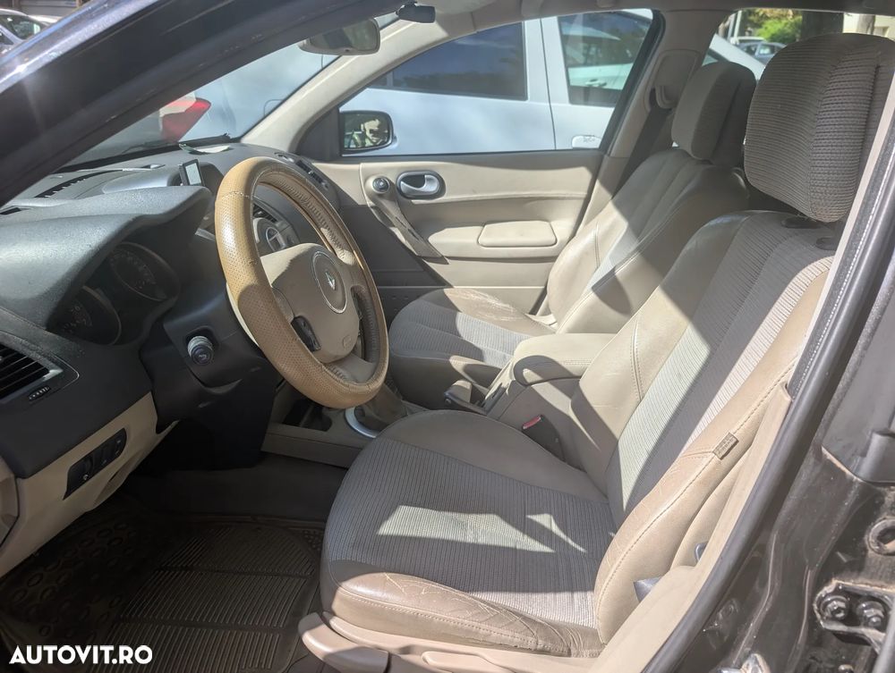 Renault Megane 1.6 16V Privilege - 11