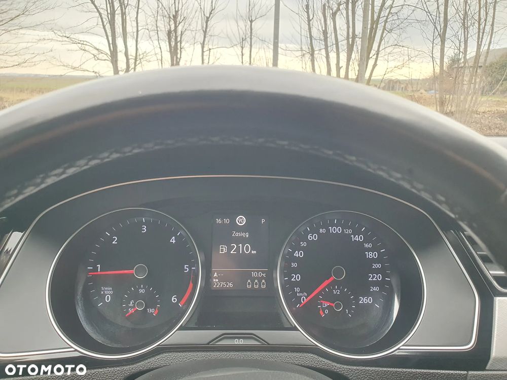 Volkswagen Passat 2.0 TDI SCR DSG Business - 12