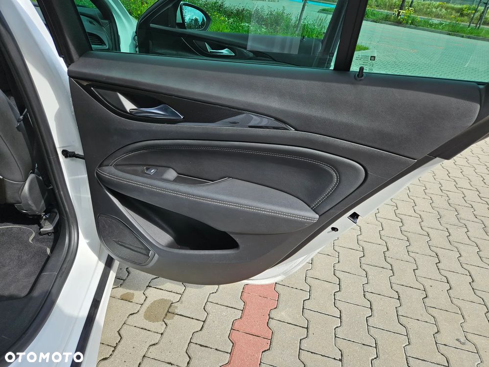 Opel Insignia 2.0 BiTurbo D 4x4 Automatik GSI - 16