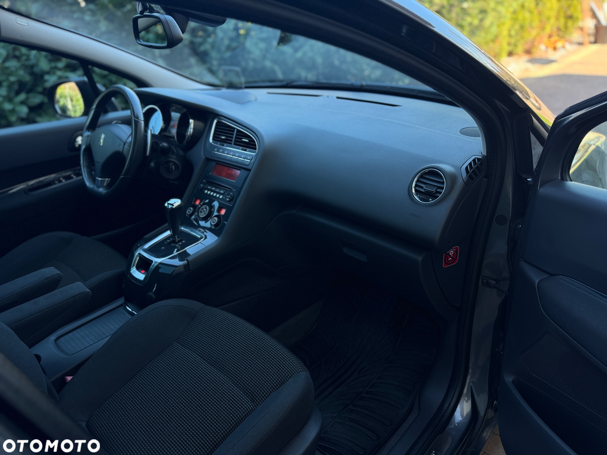 Peugeot 5008 1.6 e-HDi Active S&S 7os - 28