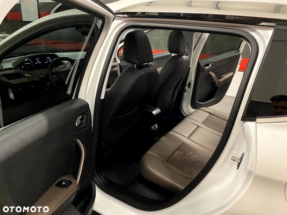 Peugeot 2008 1.6 VTi Allure - 18